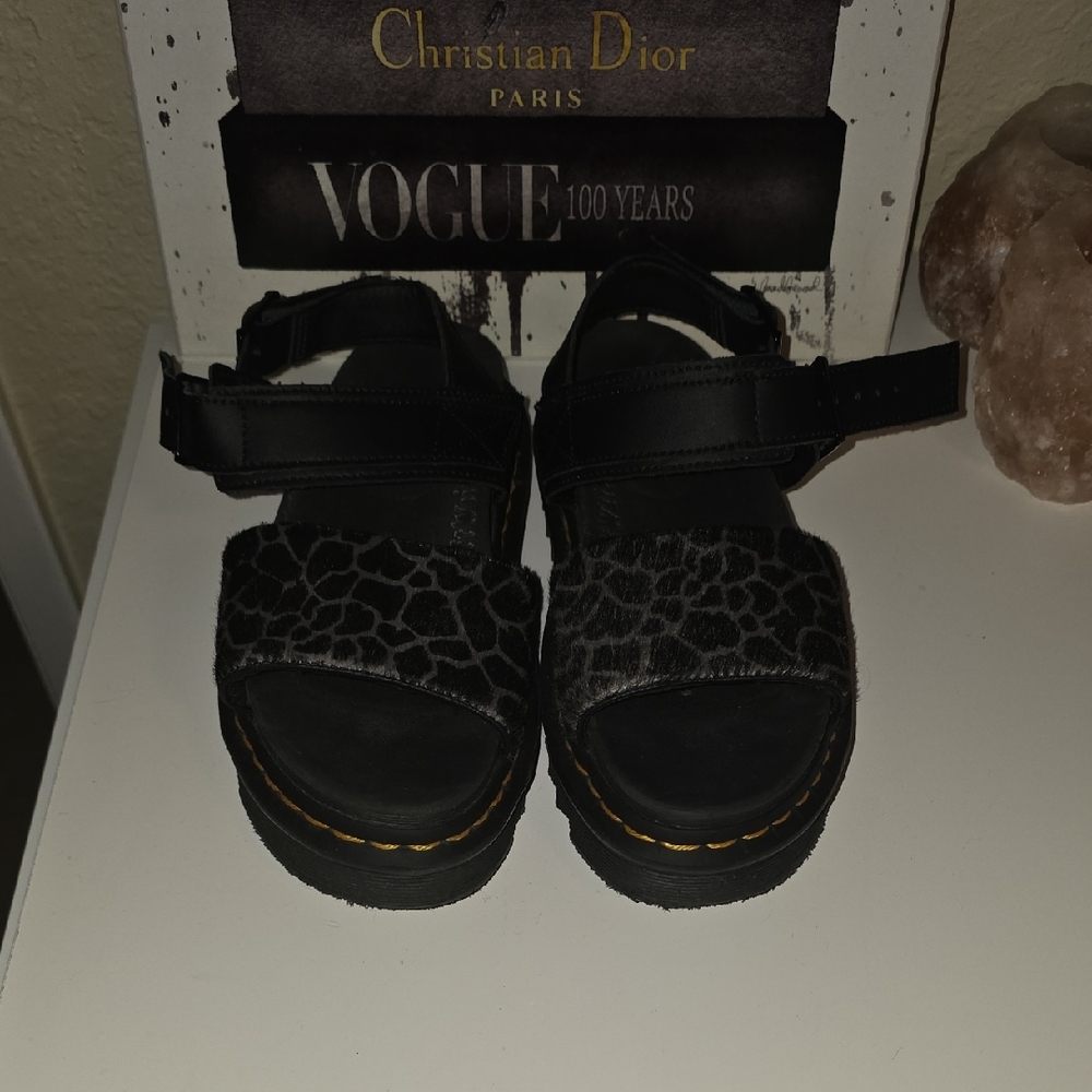 Dr. Martens VOSS hair Black and Gray Animal Print Sandals Sz7/EU38